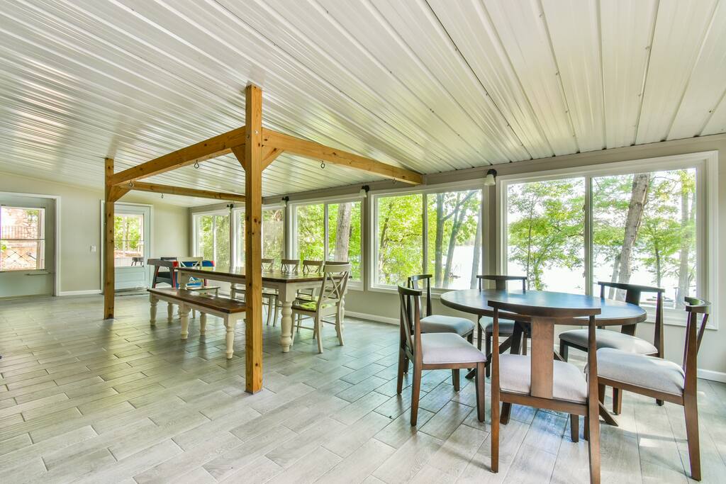 lake-hartwell-escape-or-dock-kayaks-and-game-room/