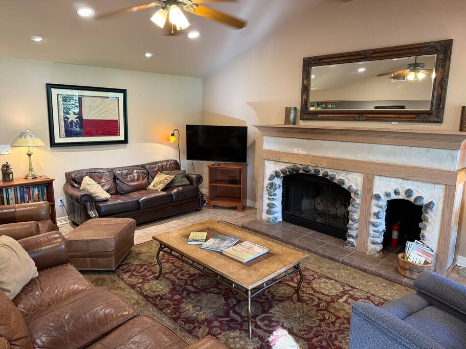 dog-friendly-lakehouse-or-dock-+-serene-views/