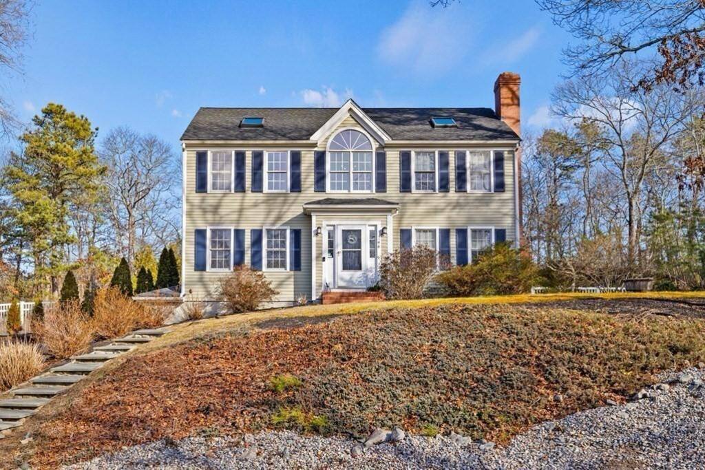 cape-cod-retreat-by-the-beach/