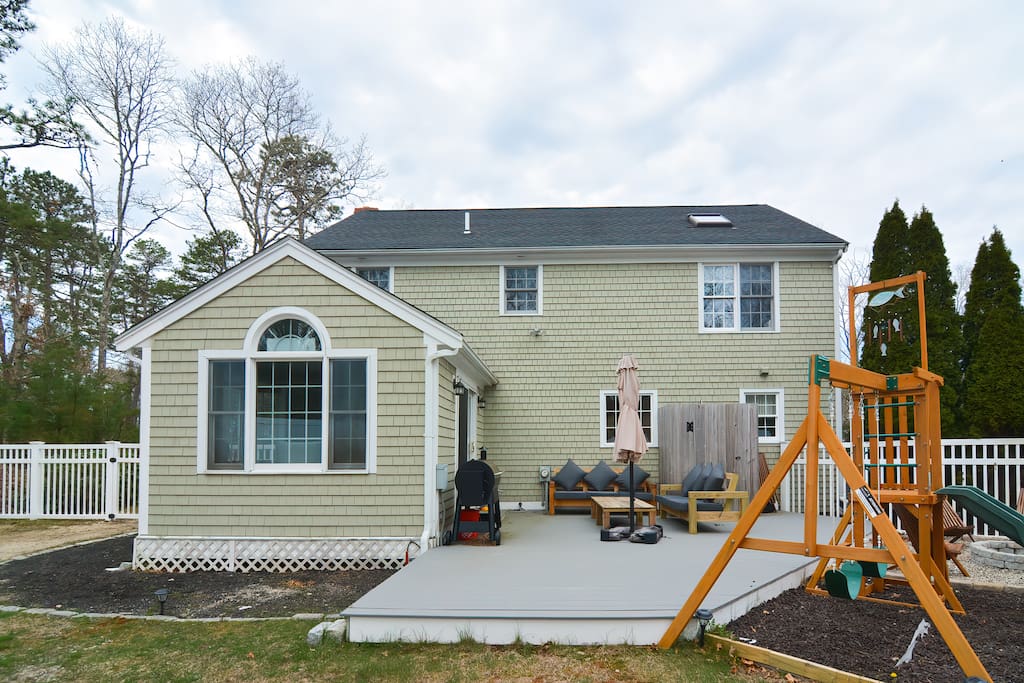 cape-cod-retreat-by-the-beach/