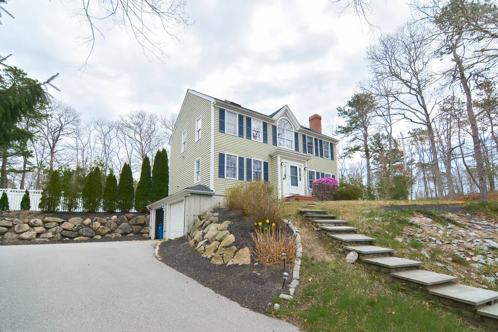 cape-cod-retreat-by-the-beach/