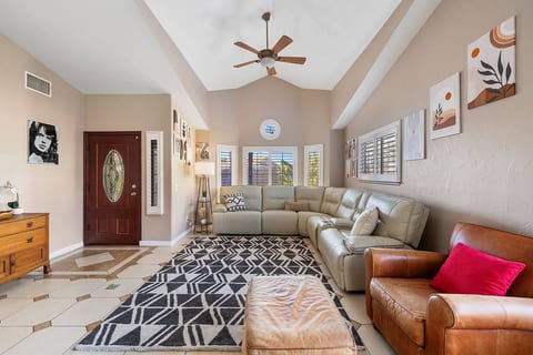 Resort-Style 5BR | Pool | Sleeps 13 | Pet-Friendly