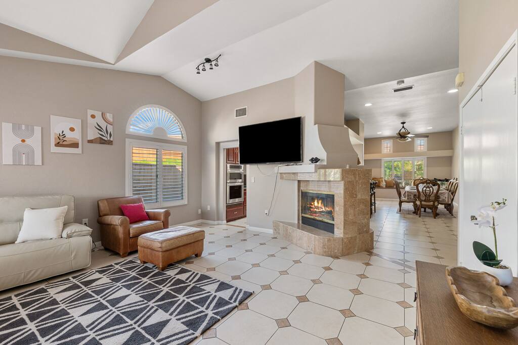 resort-style-5br-or-pool-or-sleeps-13-or-pet-friendly/