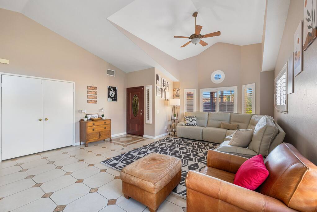 resort-style-5br-or-pool-or-sleeps-13-or-pet-friendly/