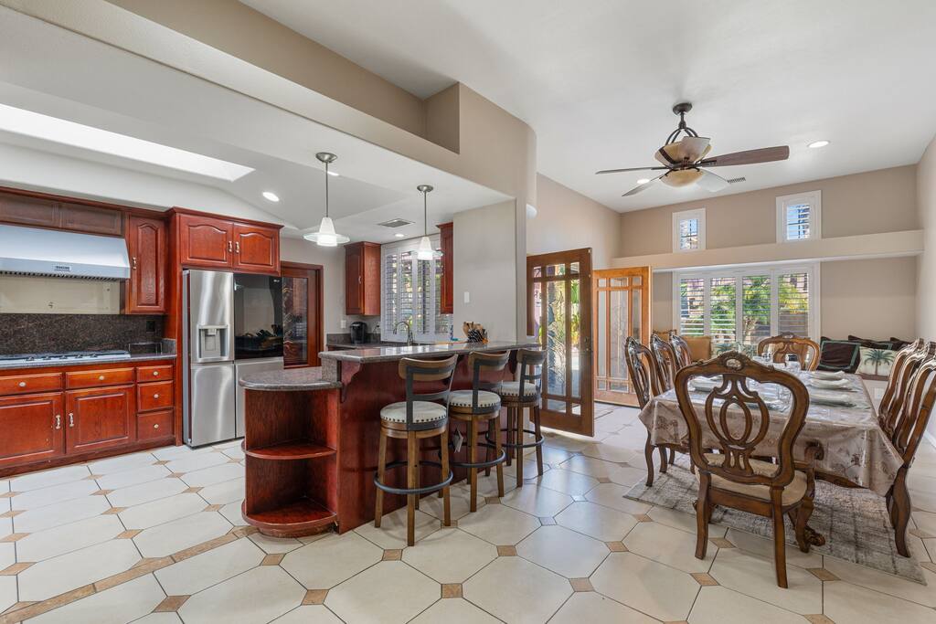 resort-style-5br-or-pool-or-sleeps-13-or-pet-friendly/