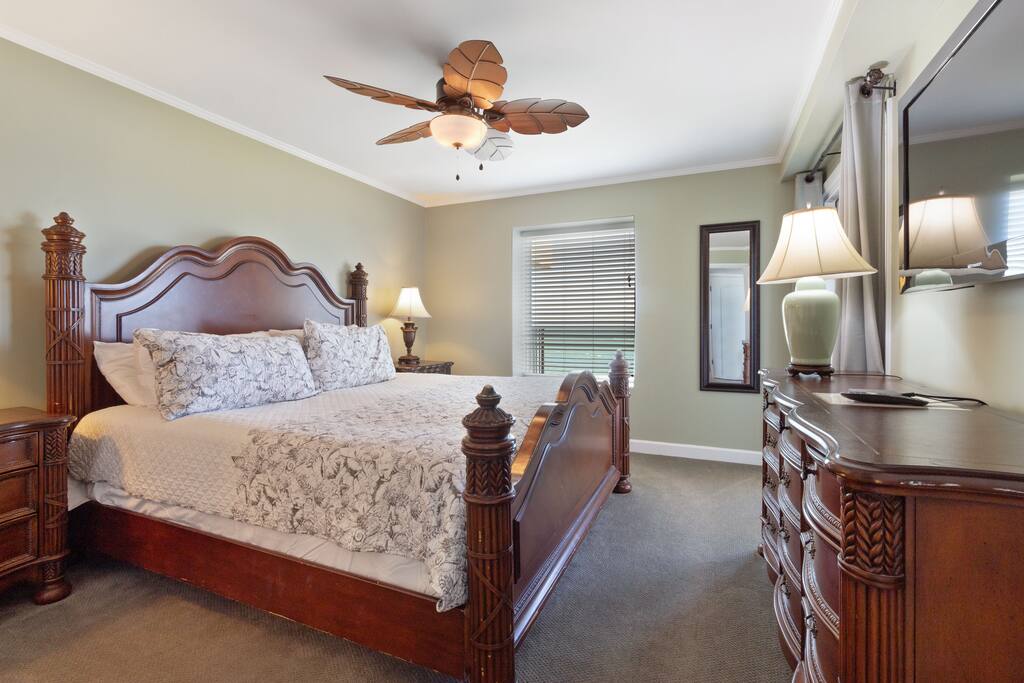 waves-and-views-or-beach-condo-w-balcony-+-pool/