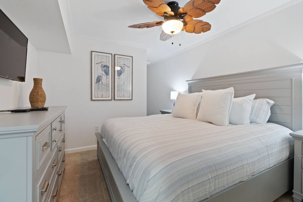 sea-breeze-escape-or-beachfront-+-balcony-and-pool/