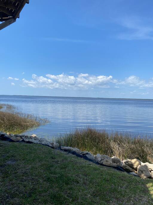 waterfront-escape-or-dock-+-boat-ramp-access/