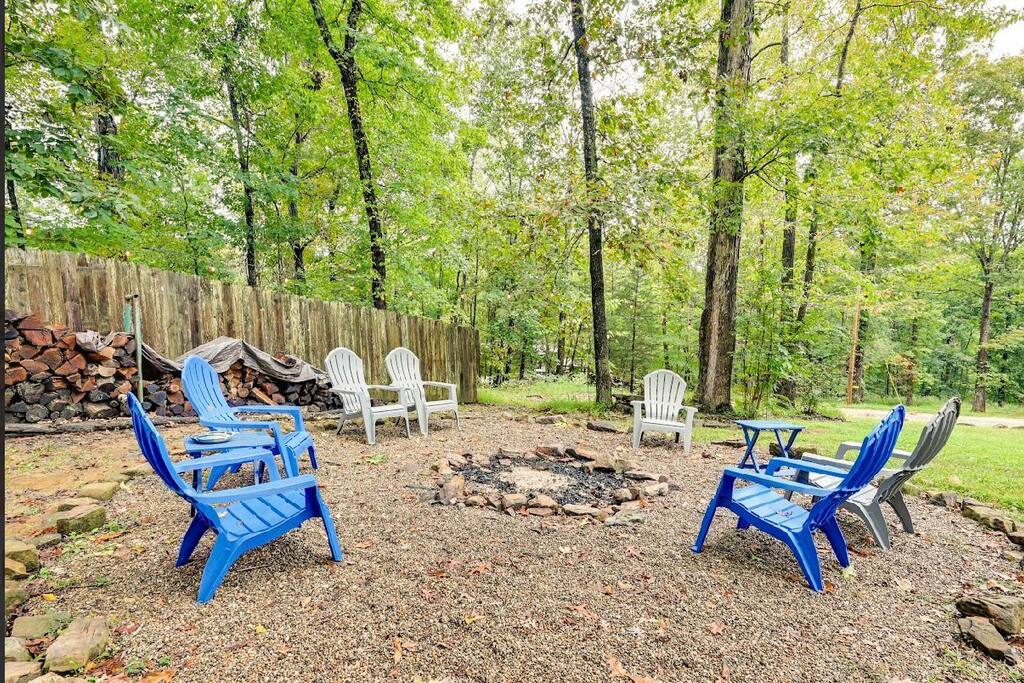 game-room-bar-and-hot-tub-or-perfect-group-getaway/