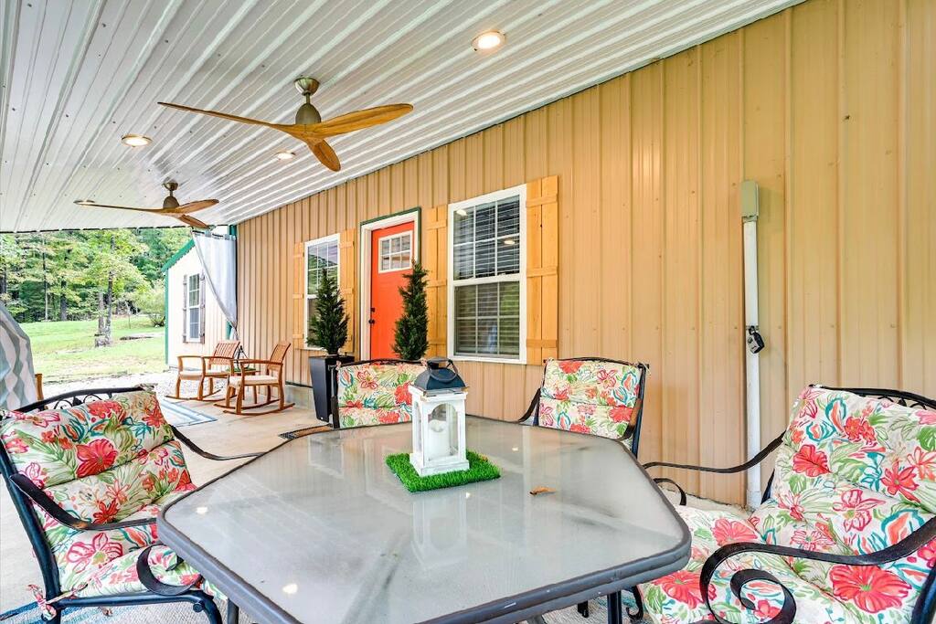 game-room-bar-and-hot-tub-or-perfect-group-getaway/