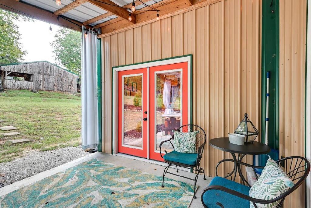 game-room-bar-and-hot-tub-or-perfect-group-getaway/