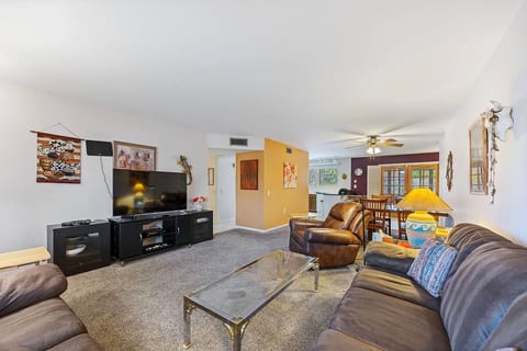 Pet-Friendly Sun City Retreat Near Golf & Shops
