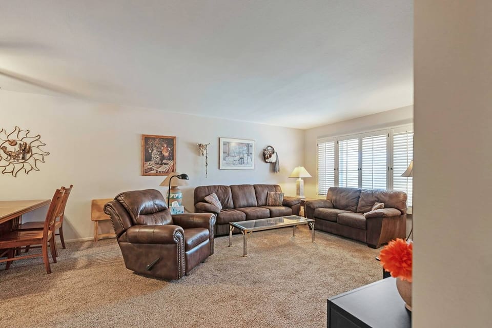 Pet-Friendly Sun City Retreat Near Golf & Shops - 9901 W Bell Rd