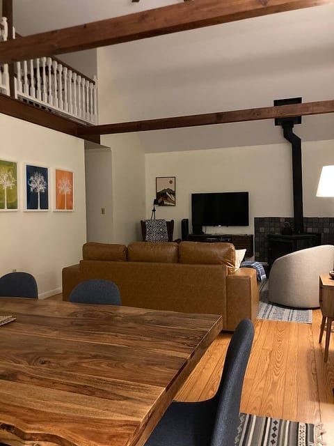 Berkshires Cottage | Trails & Water Nearby