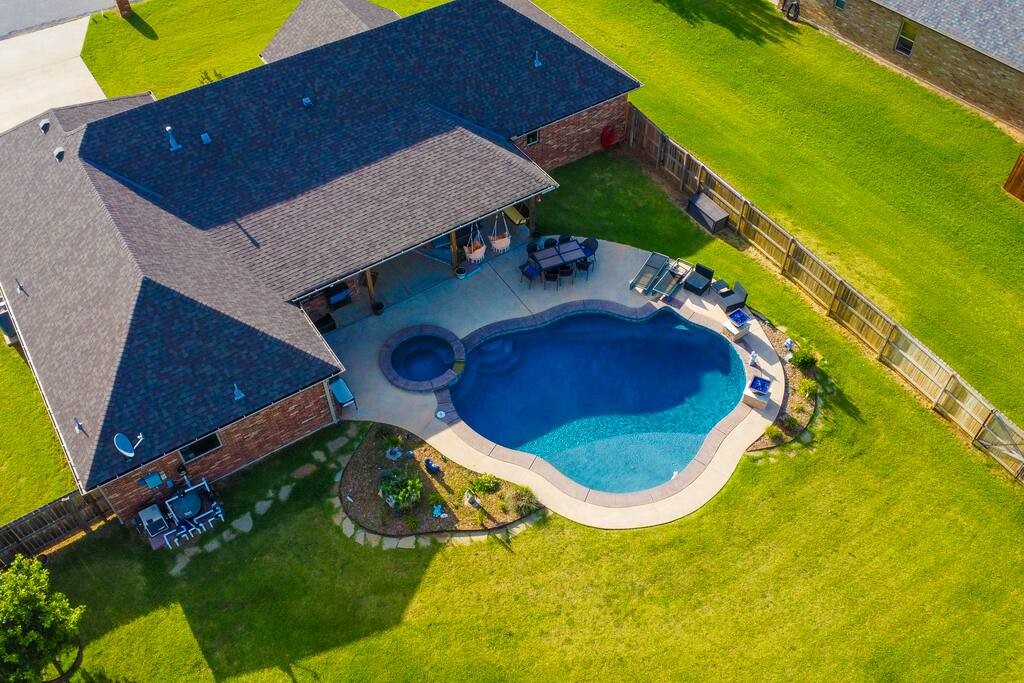 mtn-escape-*-pool-hot-tub-fire-pit-pet-ok!-holiday-home/