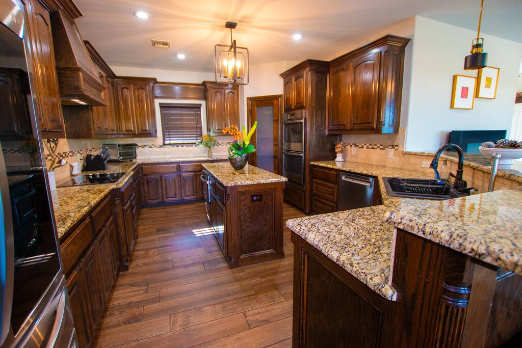 mtn-escape-*-pool-hot-tub-fire-pit-pet-ok!-holiday-home/