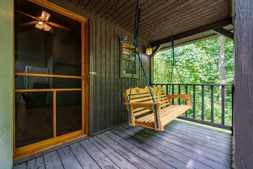 Quiet Country Cabin • Near Trails & State Parks - Jasonville