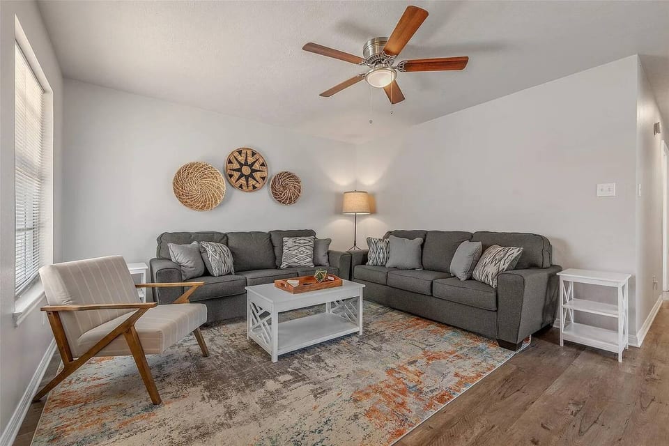 Estiloso 2BR Comfort Cerca de Texas A&M • Amigable con EV - College Station