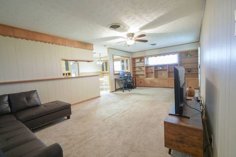 Pet-Friendly 4BR Retreat • Near Parks & Dining