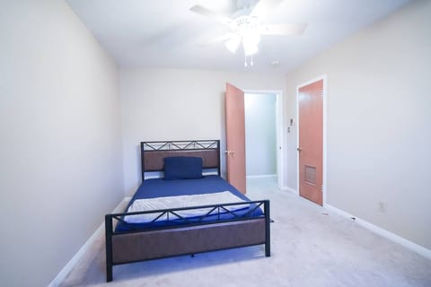 Pet-Friendly 4BR Retreat • Near Parks & Dining