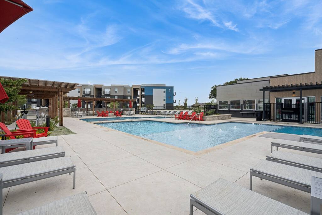 marble-falls-apt-*-pool-*-gym-*-near-baylor/