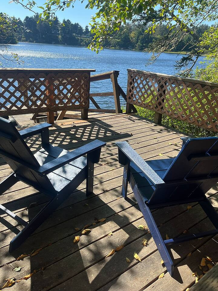 Relax in this serene lakefront retreat, where you can watch the sunrise from your private deck. Find peace and tranquility with a stunning water view, perfect for your getaway.


