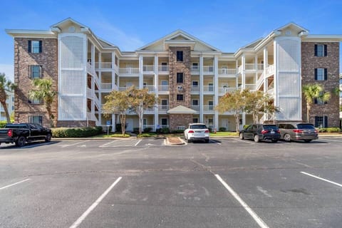Welcome to your Myrtle Beach retreat! Enjoy a spacious condo with a balcony, close to the beach and top attractions, all within the beautiful Myrtlewood Golf community.