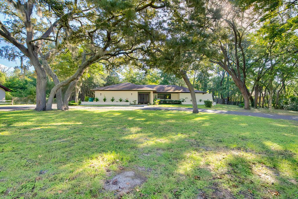 villa-le-lamantin:-european-charm-in-crystal-river/