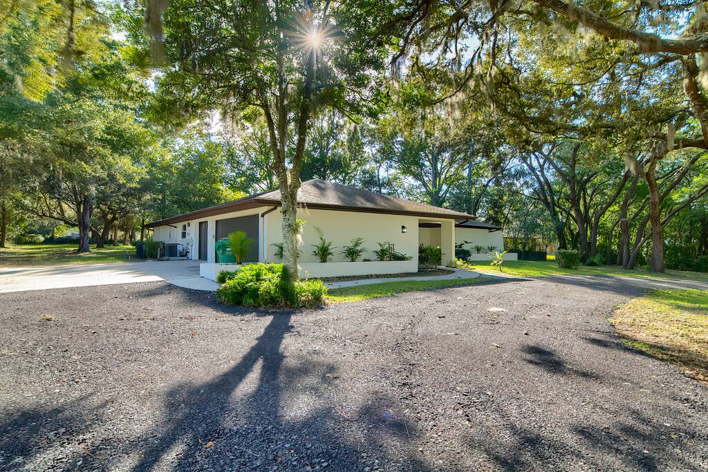 villa-le-lamantin:-european-charm-in-crystal-river/