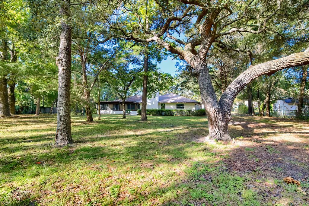 villa-le-lamantin:-european-charm-in-crystal-river/