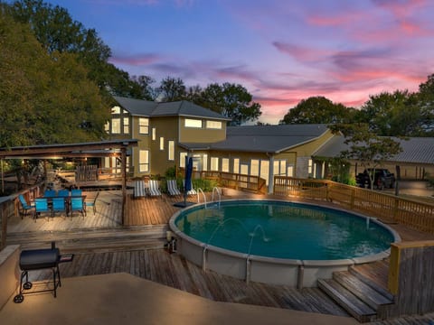 Cozy Bastrop Stay • Pool • Near Parks & Downtown