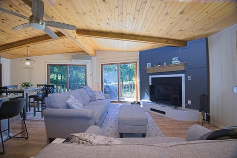 Golf & Lake Cabin • Relax in Nekoosa
