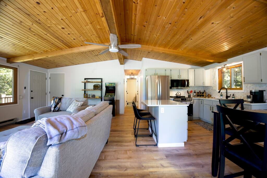 golf-and-lake-cabin-*-relax-in-nekoosa/