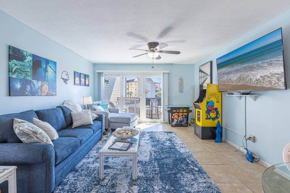 Beachside Bliss • Pool • Near Beach & Attractions - North Myrtle Beach