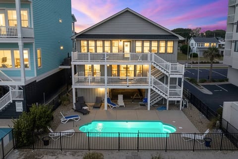 Phenomenal Oceanfront Centrally Located Huge 4k sq ft Home w Private Pool, Yard, Patio, 4 Decks, Gameroom