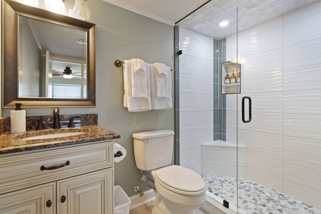 waves-+-views-or-beachfront-condo-or-balcony-+-pool/