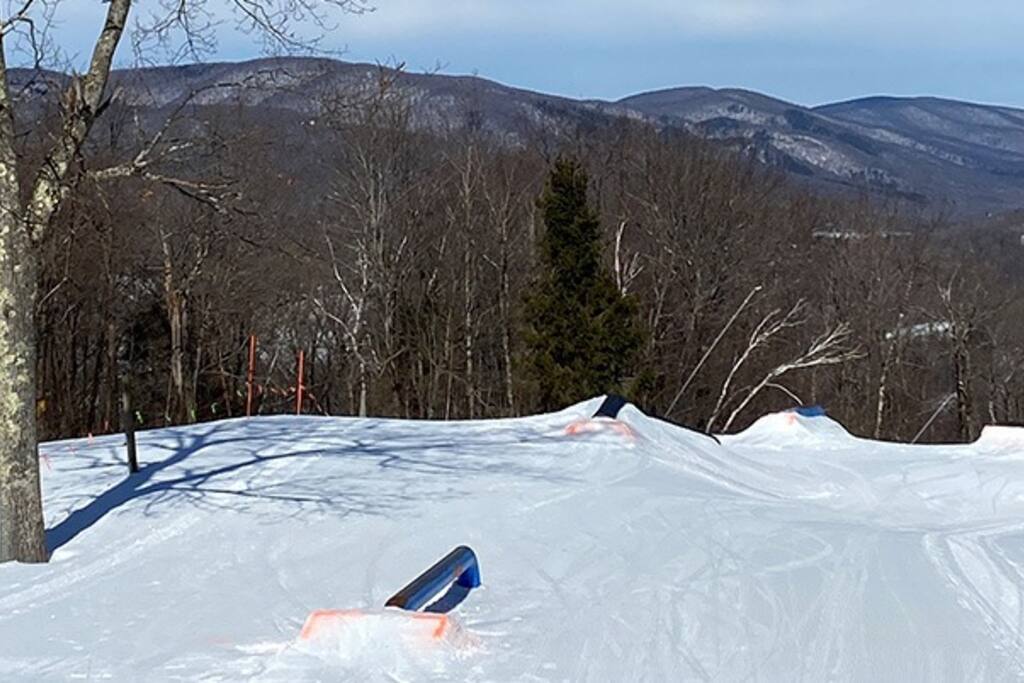 jiminy-peak-slopeside-getaway-*-ski-and-adventure/