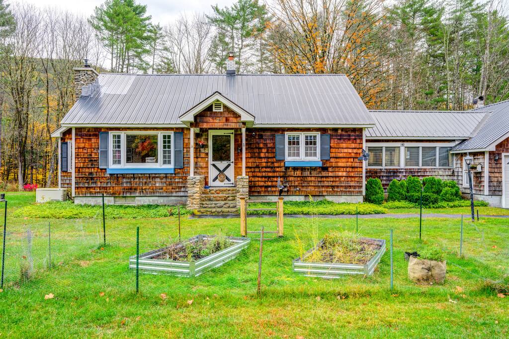 the-butterfly-house-*-deck-kayak-and-views/
