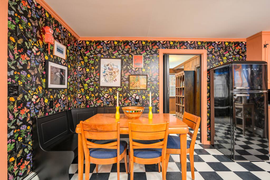 the-butterfly-house-*-deck-kayak-and-views/