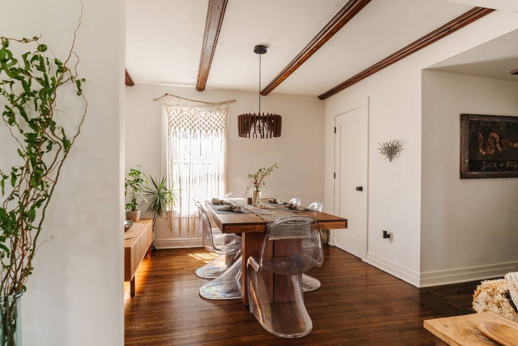 spanish-venice-retreat-hot-tub-fire-pit-bbq/