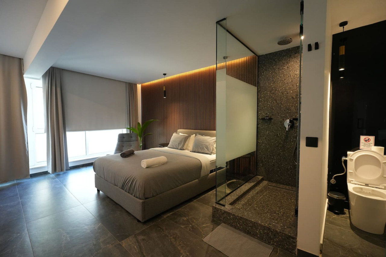 signature-suites-ermou/