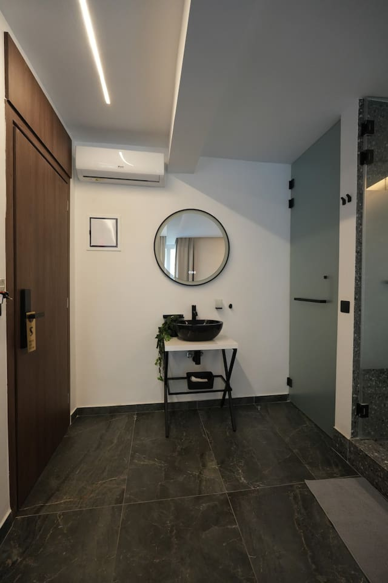 signature-suites-aiolou/