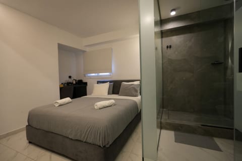 Signature Suites - Stadiou
