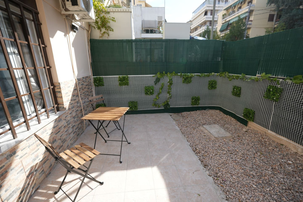 lovely-front-garden-2-bdrm-nea-smyrni/