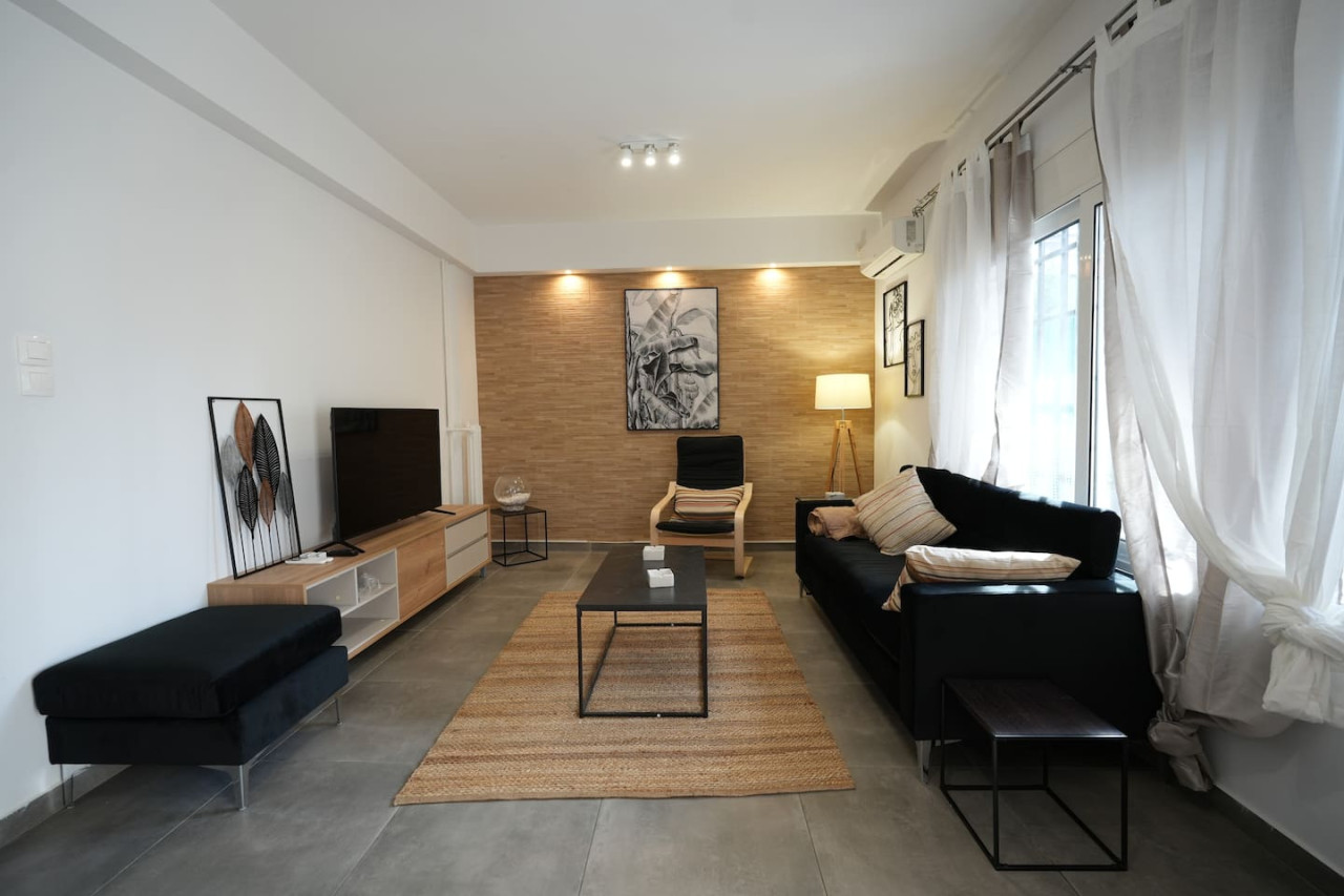 lovely-front-garden-2-bdrm-nea-smyrni/