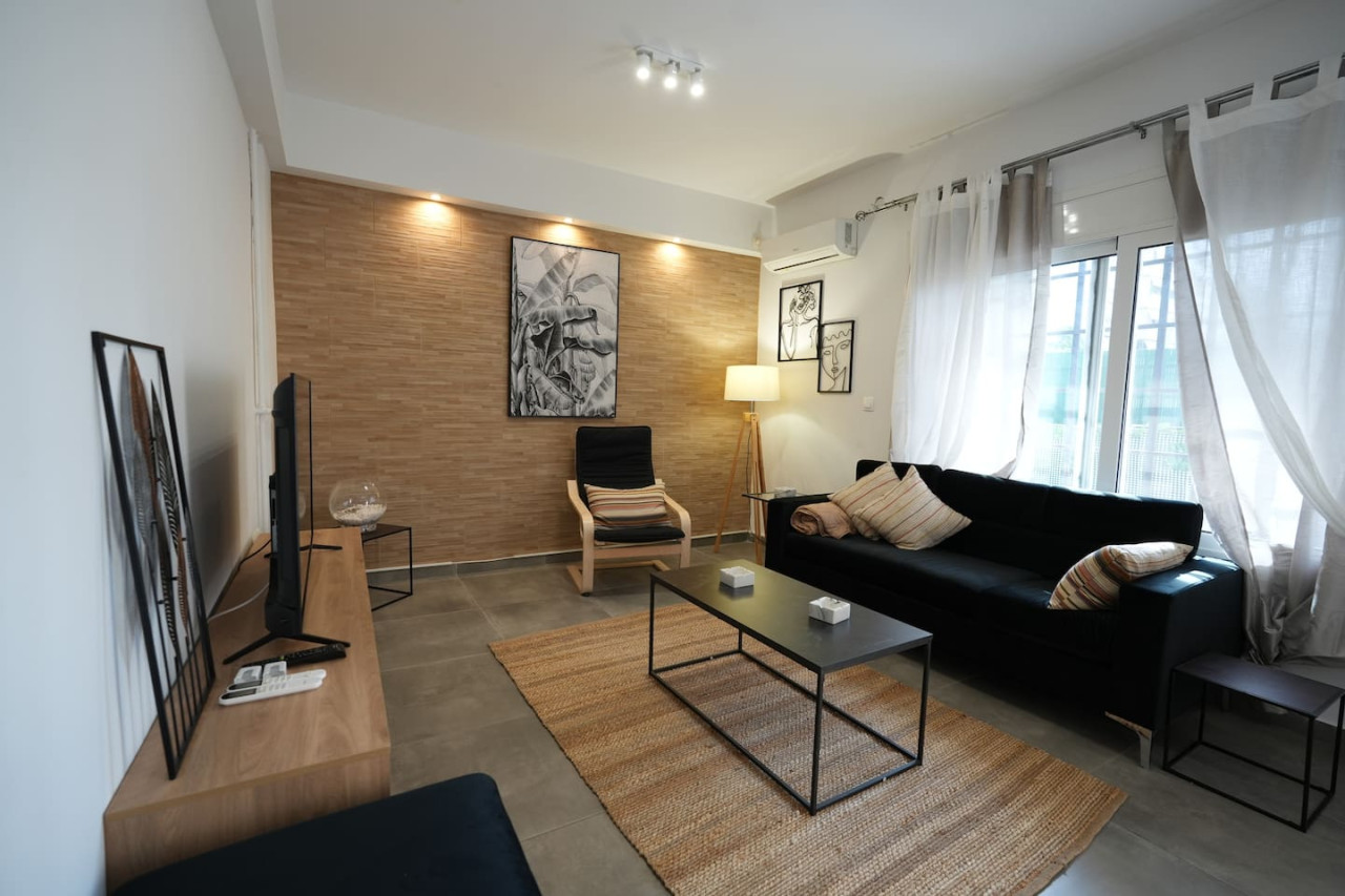 lovely-front-garden-2-bdrm-nea-smyrni/