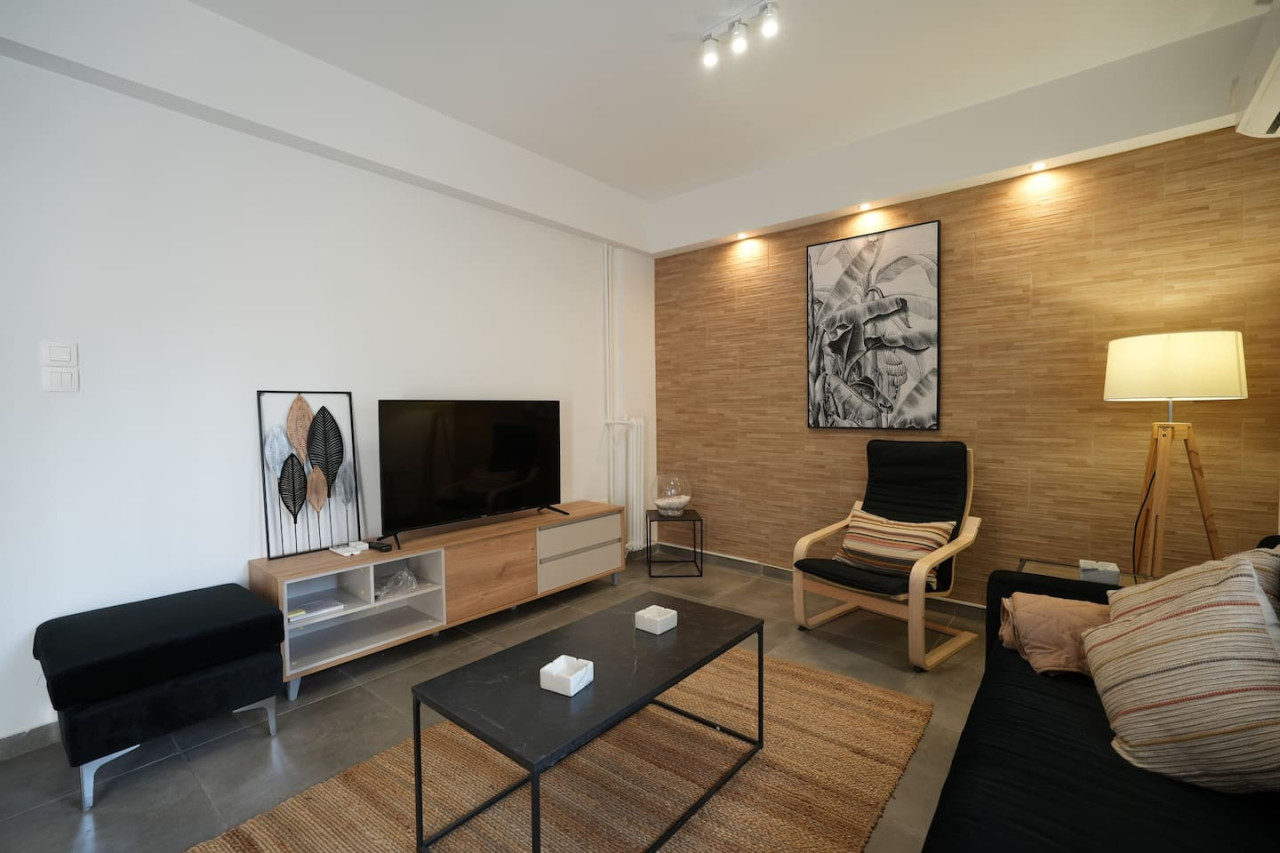 lovely-front-garden-2-bdrm-nea-smyrni/