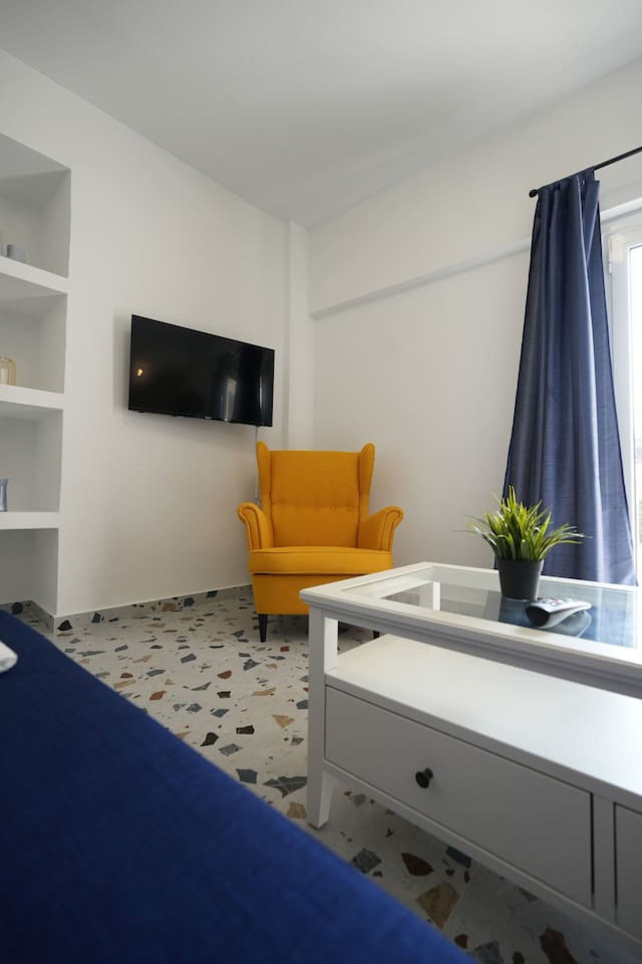 loutraki-beach-bliss-3-min-to-beach/