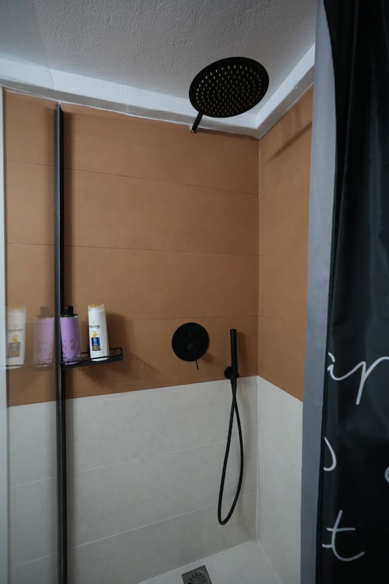 loutraki-beach-bliss-3-min-to-beach/