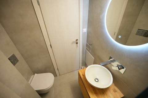 Cozy Exarcheia, 1 BDRM central Apartment